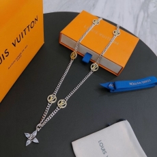 Louis Vuitton Necklaces